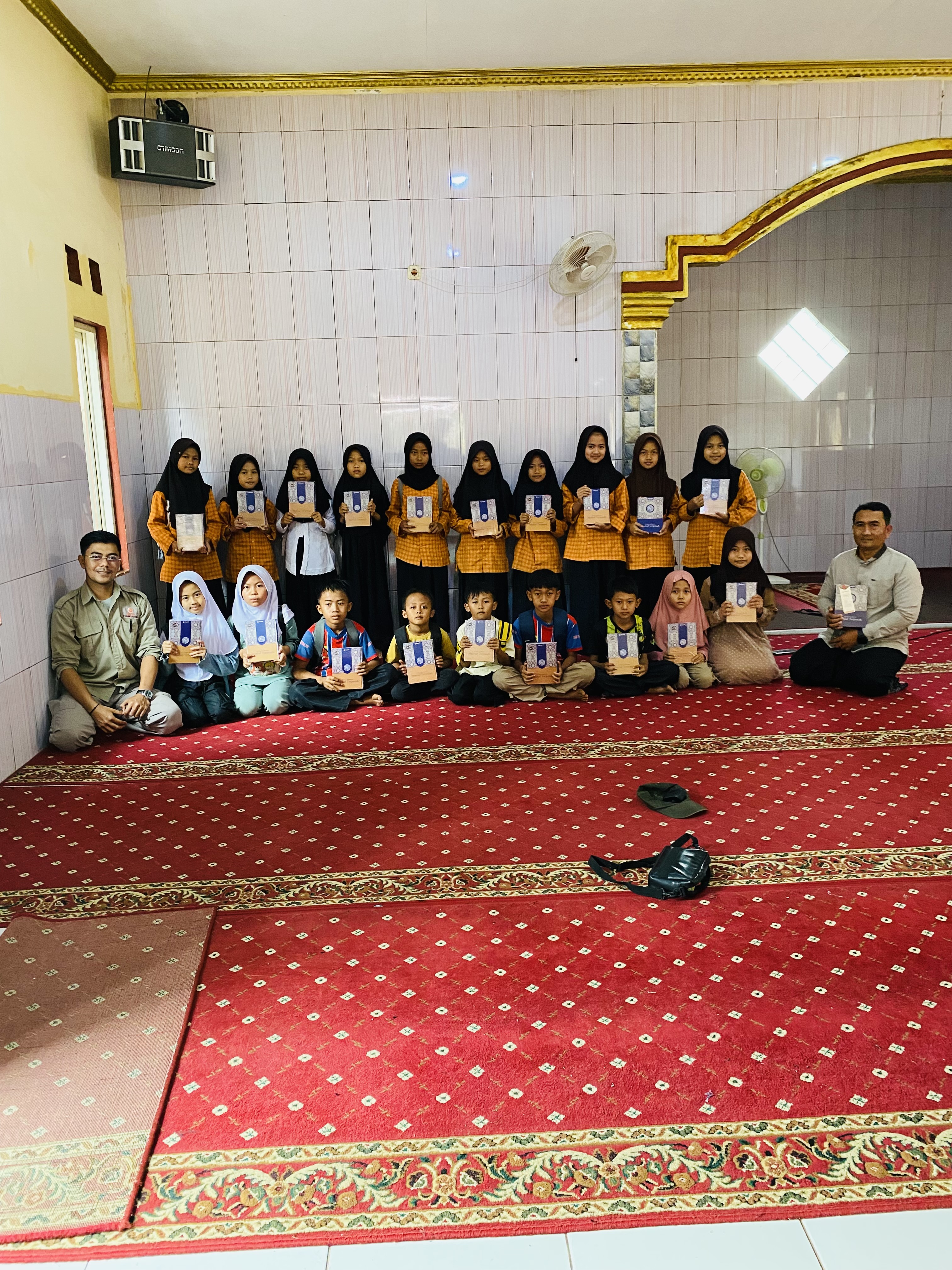 Distribusi Dus Mushaf ke Wilayah Pelosok