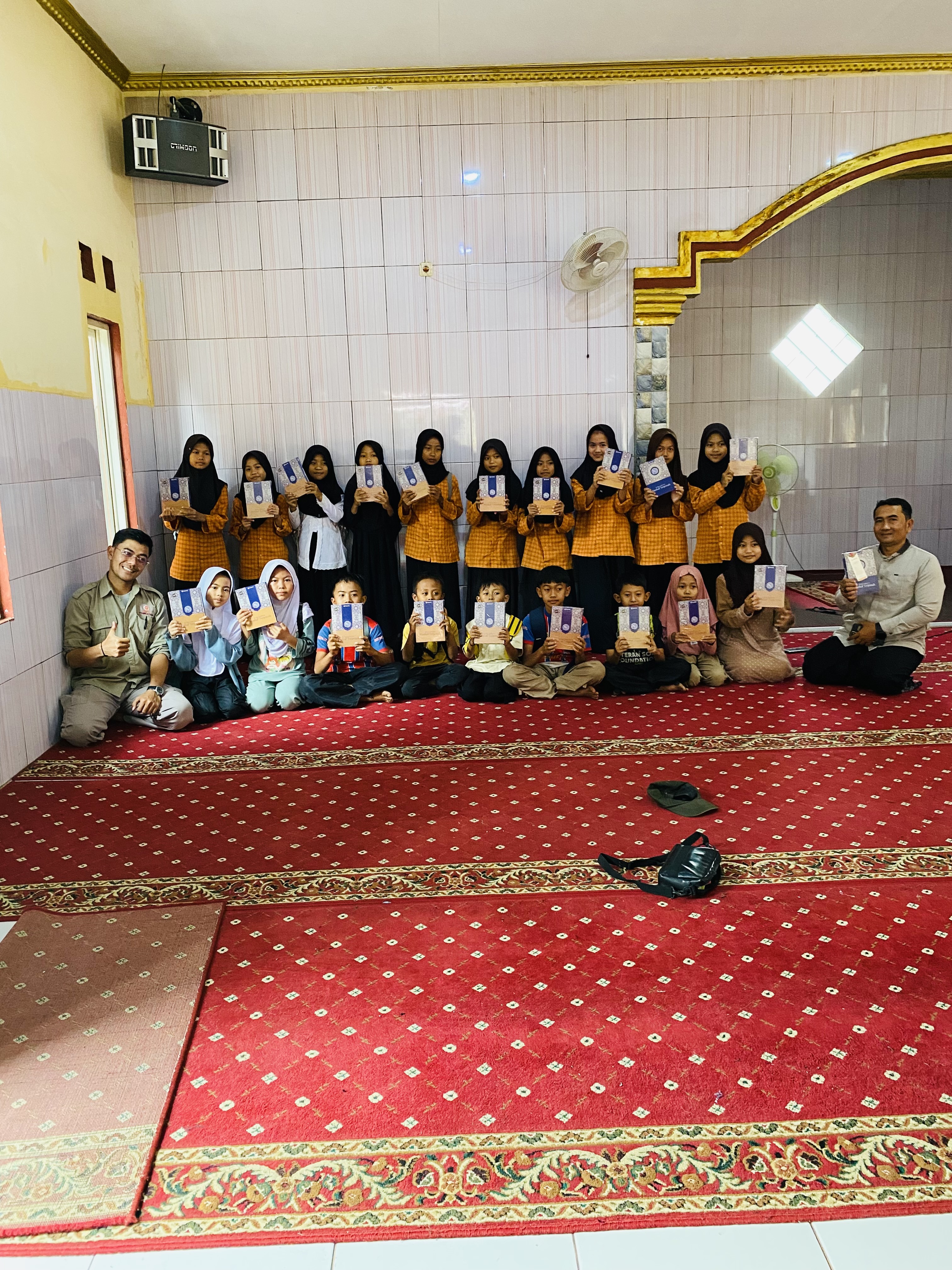 Pengecekan Al-Qur'an & Penyerahan ke Santri